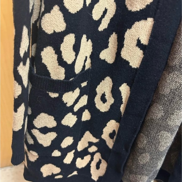 Kim Rogers Black and Tan Cardigan - Picture 3 of 8